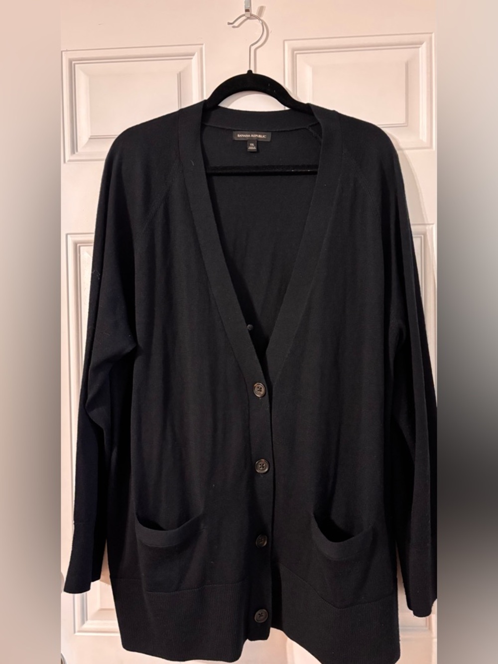 Banana Republic Black Long Sleeve V-Neck Button Cardigan 100 % merino wool
